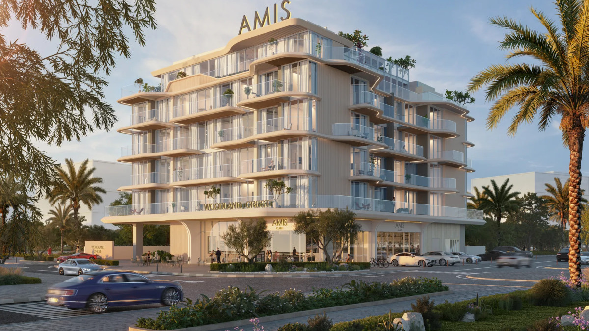 Façade de Woodland Crest by AMIS au coucher du soleil