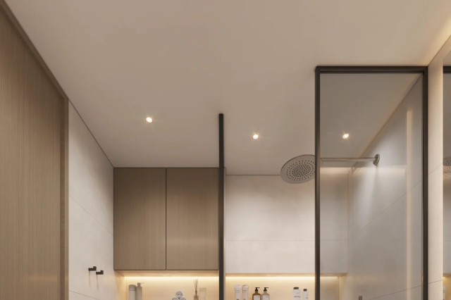 Salle de bain moderne avec douche à Woodland Crest by AMIS
